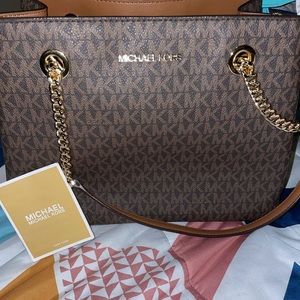 Michael Kors Teagen Large Long Drop Satchel.